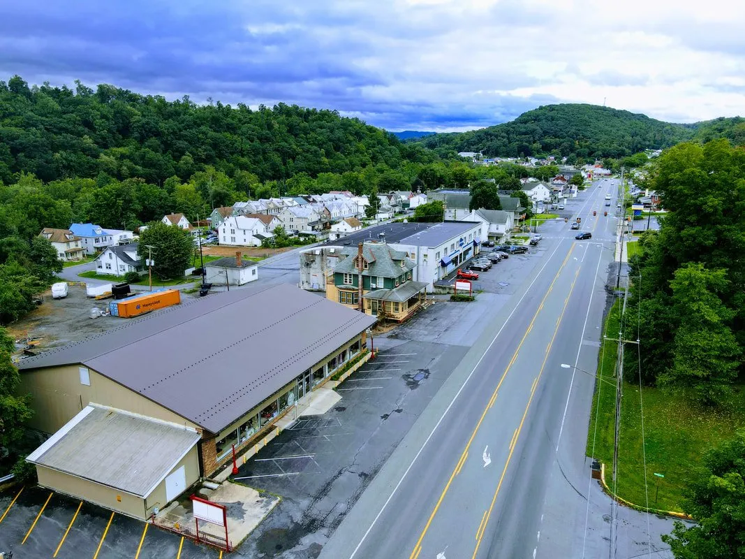 625 Electric Avenue: Aerial view of the Electric Avenue corridor
